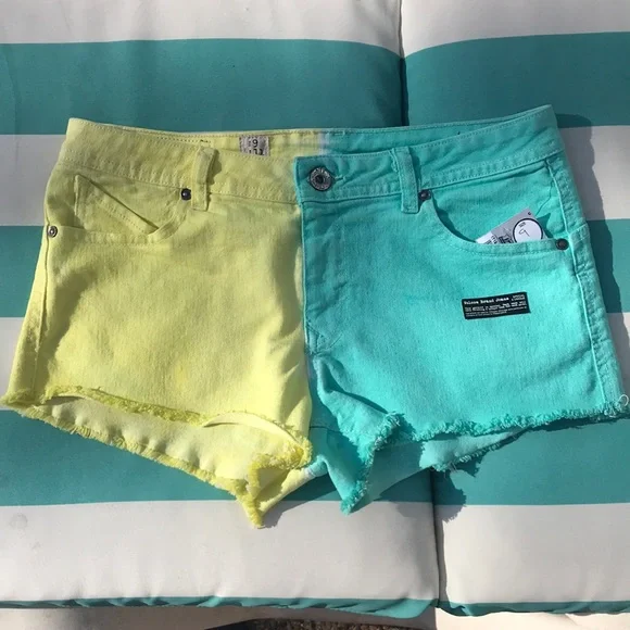 NWT Juniors Volcom High Voltage Cut off Shorts - Picture 3 of 12